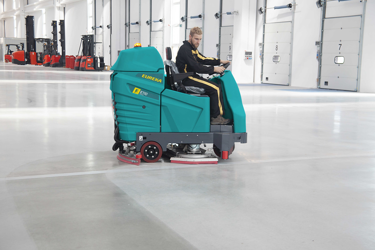 E110-D | AUTOLAVEUSE AUTOPORTEE INDUSTRIELLE Autolaveuse autoportées