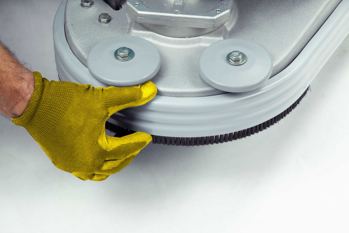 E81 | AUTOLAVEUSE AUTOTRACTEE Autolaveuses