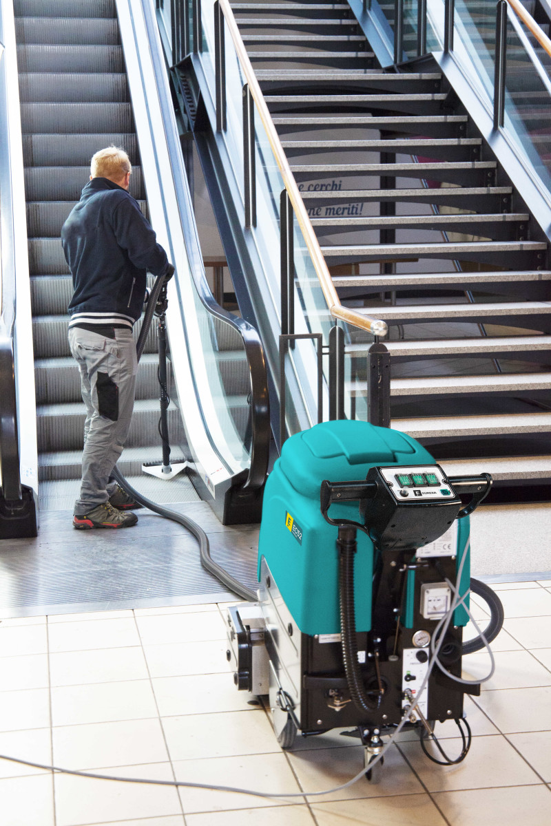 EC52 | AUTOLAVEUSE POUR ESCALATORS ET TAPIS ROULANTS Autolaveuse - Balayeuse