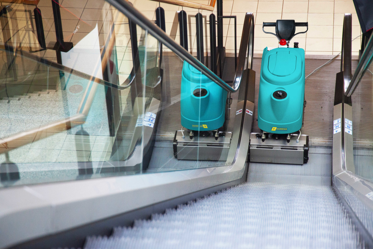 EC52 | AUTOLAVEUSE POUR ESCALATORS ET TAPIS ROULANTS Autolaveuse - Balayeuse