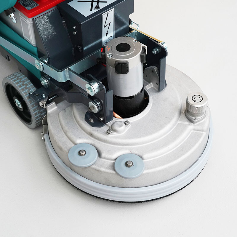 E51 | AUTOLAVEUSE AUTOTRACTEE à batteries Autolaveuses