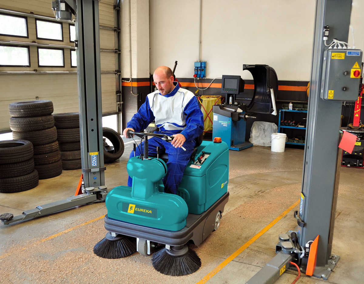 TIGRA - BALAYEUSE AUTOPORTÉE Balayeuses